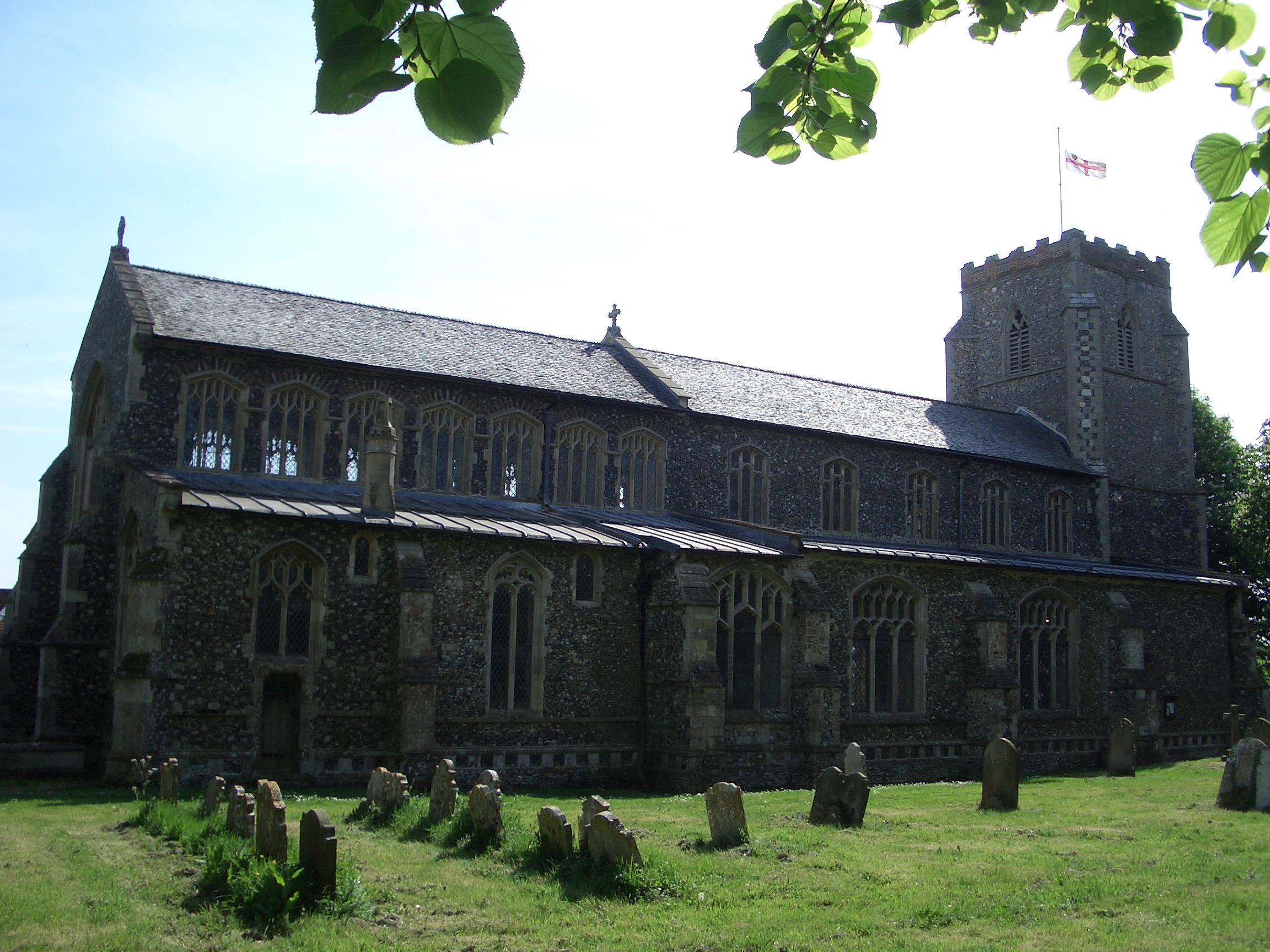 Photo of St Andrew church, Wingfield